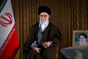 سپاه نیوز؛حضرت آیت‌الله خامنه‌ای در پیام نوروزی خطاب به ملت ایران، سال ۱۳۹۵ را سال «اقتصاد مقاومتی؛ اقدام و عمل» نامگذاری کردند.