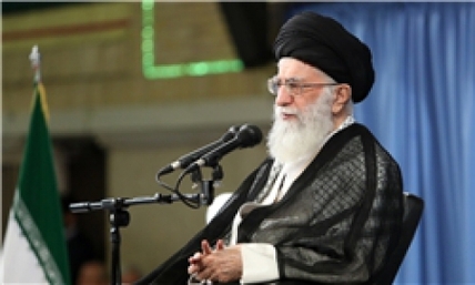 حضرت آیت‌الله خامنه‌ای تصریح کردند، آتش به اختیار به معنای بی‌قانونی و طلبکار کردن مدعیان پوچ‌اندیش و مدیون کردن جریان انقلابی کشور نیست؛ نیروهای انقلابی بیش از همه باید مراقب عدم سوء‌استفاده‌ دشمنان از وضعیت کشور باشند.