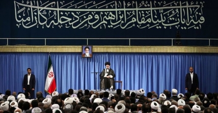 سپاه نیوز:حضرت آیت‌الله خامنه‌ای با بیان اینکه امت اسلامی کجا بهتر از حج می‌تواند درباره‌ مسجدالاقصی اظهارنظر کند، فرمودند: اظهار موضع درباره‌ حضور شرارت‌آمیز آمریکا در منطقه جایش کجاست؟ حج بهترین جاست.