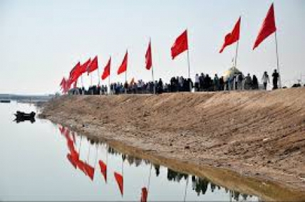 سپاه نیوز: فرمانده سپاه ناحیه حضرت رسول(ص) کرمان گفت: اعزام دانش‌آموزی اردوهای راهیان نور از استان کرمان آغاز شده و تا پایان اردیبهشت سال ۹۷ حدود ۱۰ هزار نفر از دانش‌آموزان استان کرمان به اردوی راهیان نور اعزام می‌شوند.