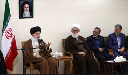 سپاه نیوز: حضرت آیت‌الله خامنه‌ای با اشاره به تهذیب نفس و گرایش سلوکی مرحوم حاج سیدمصطفی خمینی و ساده‌زیستی و زهد ایشان، خاطرنشان کردند: آن مرحوم با اینکه فرزندِ شخصیت و مرجع بزرگی همچون امام خمینی(ره) بود اما ذره‌ای از نشانه‌های آقازادگی در وی نبود.