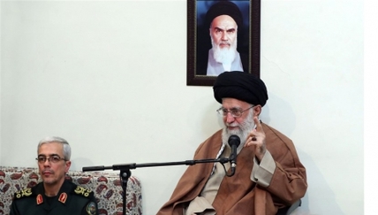 سپاه نیوز: فرمانده معظم کل قوا در دیدار با برگزیدگان جشنواره مالک اشتر نیروهای مسلح اظهار داشتند: تقویت نیروهای مسلح آسیب‌ ناپذیری ملت را حفظ می‌کند.