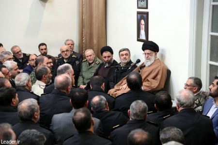 سپاه نیوز: حضرت آیت الله خامنه‌ای با اشاره به پیشرفت‌های خوب نیروی انتظامی از جمله بهبود رفتار با مردم و مراجعان در مراکز انتظامی نسبت به گذشته، بر لزوم استمرار پیشرفت‌ها تأکید کردند و افزودند: عملکرد نیروی انتظامی باید عاقلانه، مدبرانه و برای مردم کاملاً اطمینان‌بخش و اعتمادآفرین باشد.
