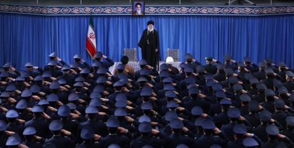 سپاه نیوز: رهبر معظم انقلاب اسلامی در دیدار فرماندهان و کارکنان نیروی هوایی و پدافند هوایی ارتش تأکید کردند: ۲۲ بهمن امسال به یاری پروردگار و در پرتو همین عوامل تاریخ‌ساز به معنای واقعی کلمه دشمن‌شکن خواهد شد و با هوشیاری ملت و حضور همه سلایق و دیدگاهها، پرشکوه تر از سالهای قبل خواهد بود.