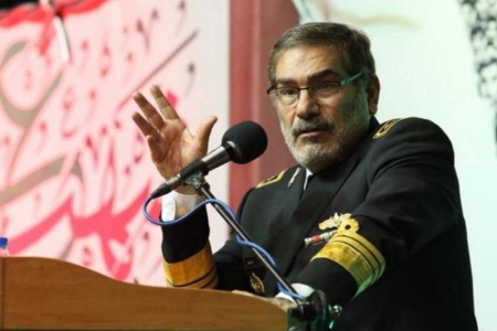 سپاه نیوز: دبیر شورای عالی امنیت ملی  با بیان اینکه تدوین تاریخ شفاهی جنگ برای نسل آینده راه گشا است، گفت: باید از هر فرصت و ظرفیتی برای گسترش فرهنگ مطالعه و در اختیار قرار گرفتن کتاب‌ها به ویژه کتاب‌های حوزه دفاع مقدس، انقلاب اسلامی، اخلاق، علم و تاریخ استفاده کرد.