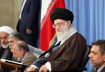 سپاه نیوز:رهبر معظم انقلاب با تأکید بر اینکه بی‌توجهی و عمل‌نکردن به قرآن موجب ضربه‌پذیری خواهد شد، گفتند: متأسفانه امروز کشورهای اسلامی به‌دلیل عمل‌نکردن به قرآن، گرفتار ضربه‌ عقب‌ماندگی و تسلط کفار شده‌اند.