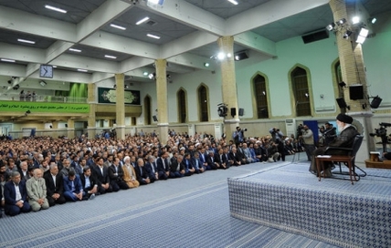 سپاه نیوز: رئیس و نمایندگان مجلس شورای اسلامی صبح امروز با رهبرمعظم انقلاب دیدار کردند.