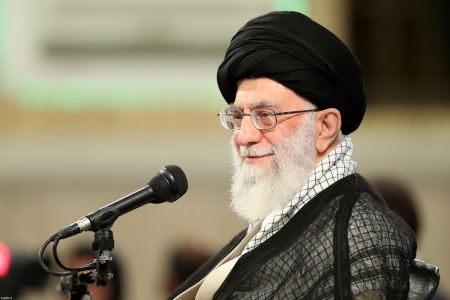 سپاه نیوز: رهبرمعظم انقلاب در دیدار دانشجویان و نمایندگان تشکل‌های دانشجویی تأکید کردند لشکر جوانان مؤمن و انقلابی باید وارد میدان مطالبه دائم و هوشیارانه آرمان‌ها و کمک به تحقق اهداف انقلاب شود و در مقابل تخریب افکار عمومی و فضاهای نخبگانی و مدیریتی، سد ایجاد کند.