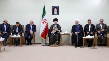 سپاه نیوز: حضرت آیت‌الله خامنه‌ای تأکید کردند: همه مدیران دولتی باید در مقابل مشکلات با تحرک بیشتر و با احساس مسؤولیت مضاعف عمل کنند. باید با متخلفان در هر سطحی که هستند، برخورد شود.