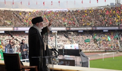 سپاه نیوز: رهبر معظم انقلاب اسلامی در همایش بزرگ اقتدار عاشورایی بسیج در ورزشگاه یک‌صد هزار نفری آزادی تهران حضور یافتند.
