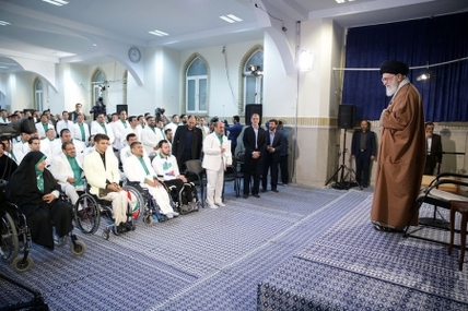 سپاه نیوز: حضرت آیت الله خامنه ای در دیدار مدال آوران و قهرمانان کشور در بازیهای پاراآسیایی جاکارتا ۲۰۱۸،  این قهرمانی را نشان دهنده عزم راسخ و به‌کار انداختن ظرفیت های پنهان دانستند و خطاب به آنان گفتند: کار با ارزش شما این بود که نشان دادید اگر ظرفیت‌های مغفول در وجود انسان و یا در کشور به‌کار انداخته شود، قطعاً زمینه ساز پیشرفت و موفقیت‌های بزرگ خواهد بود.