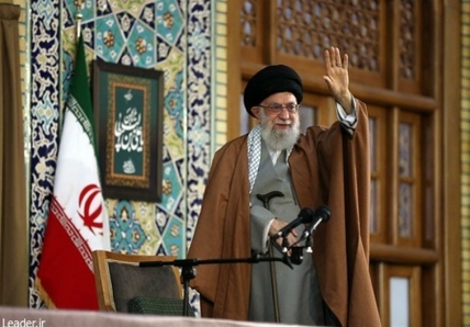 سپاه نیوز: رهبر معظم انقلاب به موضوع ایجاد کانال مالی میان ایران و اروپا اشاره کردند و گفتند: این کانال مالی بیشتر شبیه یک شوخی تلخ است و هیچ معنایی ندارد.