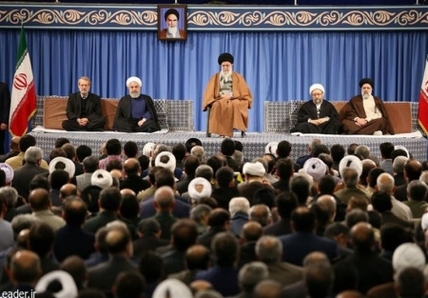سپاه نیوز: در خجسته عید مبعث حضرت ختمی مرتبت محمد مصطفی صلی‌الله‌علیه‌وآله، جمعی از مسئولان نظام، سفیران کشورهای اسلامی و قشرهای مختلف مردم با رهبر معظم انقلاب اسلامی دیدار کردند.