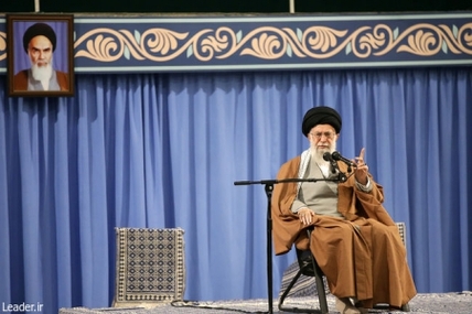 سپاه نیوز: رهبر انقلاب اسلامی فرمودند: آمریکایی‌ها به خیال خود علیه سپاه و در واقع علیه انقلاب و ایران نقشه می‌کشند و گربه‌رقصانی می‌کنند، البته این خباثت‌ها به جایی نخواهد رسید و با برگشتن کید و فریب آنها به خودشان، دشمنان جمهوری اسلامی مانند ترامپ و احمق‌های دور و بر نظام حاکمه آمریکا در حال حرکت به سمت حضیض هستند.