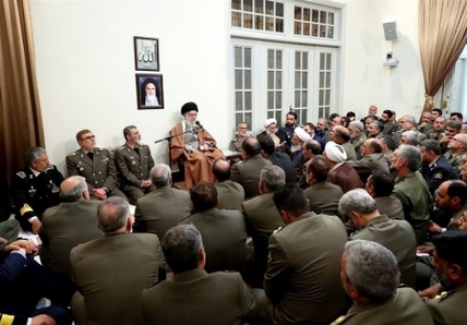 سپاه نیوز: فرماندهان و مسئولان ارشد ارتش جمهوری اسلامی ایران و جمعی از فرماندهان و کارکنان نیروی زمینی با حضرت آیت‌الله خامنه‌ای فرمانده معظم کل قوا دیدار کردند.