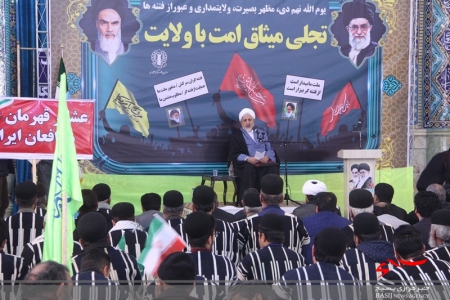 سپاه نیوز: حجت الاسلام والمسلمین طیبی فر در جمع مردم ولایتمدار شهرکرد گفت : دریای خروشان مردم در 9 دی دشمن را مأیوس کرد.