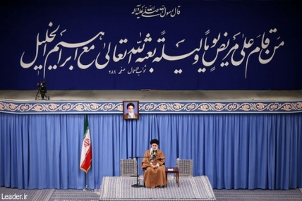 سپاه نیوز: رهبر معظم انقلاب اسلامی در دیدار پرستاران درباره حمله آمریکا به پایگاه حشدالشعبی عراق بیان کردند: بنده و دولت و ملت ایران بشدت این خباثت آمریکا را محکوم می‌کنیم.