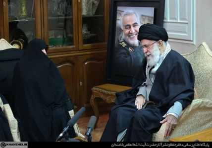 سپاه نیوز: حضرت آیت الله خامنه‌ای با اشاره به اخلاص و فداکاری شهید سلیمانی، گفتند: حاج قاسم بارها و بارها در معرض شهادت قرار گرفته بود اما در راه خدا و انجام وظیفه و جهاد، از هیچ‌کس و هیچ چیز پروا نداشت.