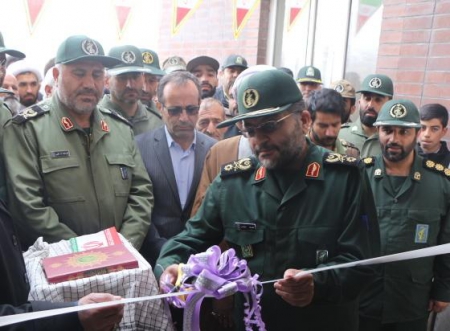 سپاه نیوز: آئین افتتاح بیش از ۱۵۰ پروژه محرومیت‌زدایی و سازندگی در سطح چهارمحال و بختیاری به همت سپاه قمربنی‌هاشم(علیه السلام) و با حضور رئیس سازمان بسیج مستضعفین کشور برگزار شد.