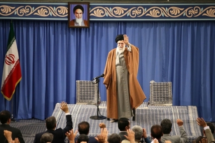سپاه نیوز: حضرت آیت الله خامنه ای در آستانه روز معلم در دیدار هزاران نفر از معلمان و فرهنگیان سراسر کشور با تجلیل از معلمان، در بیان تذکرات و توصیه های مهمی درباره مسائل مختلف آموزش و پرورش، گفتند: معلمان پرورش‌دهنده مهمترین سرمایه یک ملت یعنی سرمایه انسانی، پایه‌ریزان تمدن نوین، جهادگران میدان کارزار مبارزه با جهل و بی سوادی و سازندگان هویت و فرهنگ یک ملت هستند.
