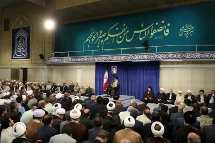 سپاه نیوز: حضرت آیت‌الله خامنه‌ای رهبر انقلاب اسلامی در تبیین علل مذاکره نکردن با آمریکا فرمودند: جنگی به وقوع نمی ‌پیوندد و گزینه قطعی ملت ایران مقاومت است.