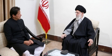 سپاه نیوز: رهبر معظم انقلاب اسلامی در دیدار نخست وزیر پاکستان گفتند: روابط ایران و پاکستان بر خلاف میل دشمنان آن باید تقویت شود.