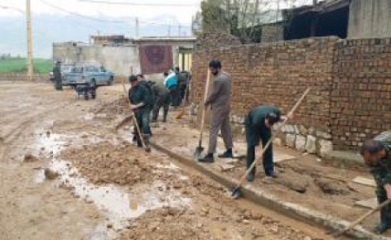 سپاه نیوز: مسئول گروه جهادی وصال شهرستان صحنه از خدمات رسانی جهادگران این گروه به ۱۹ روستای سیل زده و صعب‌العبور لرستان خبر داد.