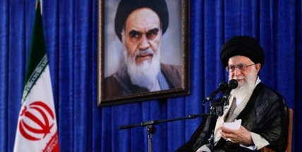 حضرت آیت‌الله خامنه‌ای فرمودند: در طول این سی سال، شیطنت‌هایی شده تا راه و جاذبه امام(ره) به فراموشی سپرده و کم‌رنگ شود، لیکن واقعیت، به‌عکس خواسته مخالفان و دشمنان جریان پیدا کرده است.
