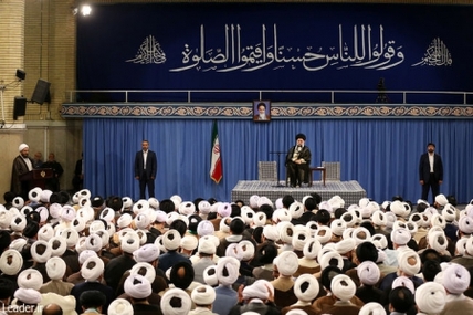 سپاه نیوز: حضرت آیت‌الله خامنه‌ای با بیان اینکه انگلیس خبیث دزدی دریایی میکند و کِشتی ما را می‌دزدد؛ جنایت میکنند و شکل قانونی به آن می‌دهند، تاکید کردند: جمهوری اسلامی و عناصر مؤمن نظام، این خباثت‌ها را بی‌جواب نمیگذارند.