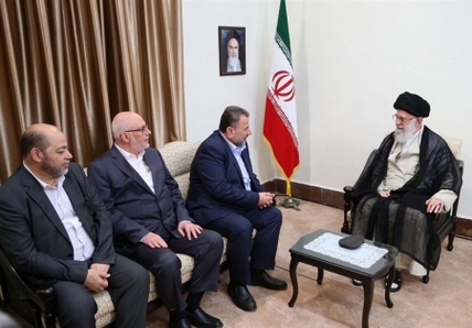 سپاه نیوز: رهبر انقلاب اسلامی با تأکید بر اینکه جمهوری اسلامی ایران در قضیه فلسطین با هیچ کشوری در دنیا رودربایستی ندارد، خاطرنشان کردند:  موضوع فلسطین قطعاً به نفع مردم فلسطین و دنیای اسلام تمام خواهد شد