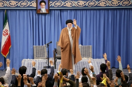 سپاه نیوز: حضرت آیت‌الله خامنه‌ای با بیان اینکه منع مذاکره با آمریکا منطق محکمی دارد، تاکید کردند: اینکه برخی خیال میکنند مذاکره با آمریکا مشکلات کشور را حل میکند، صددرصد اشتباه است.
