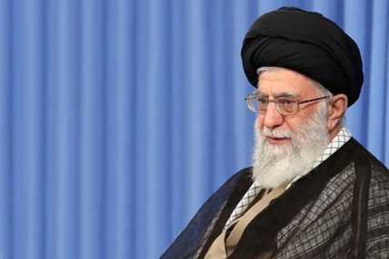 سپاه نیوز: رهبر انقلاب در جمع تولیدکنندگان، کارآفرینان و فعالان اقتصادی اظهار داشتند: هم دوستان و هم دشمنان بدانند؛ ما در عرصه‌ جنگ نظامی و سیاسی و امنیتی دشمن را عقب زدیم.