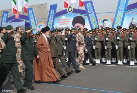 سپاه نیوز: حضرت آیت‌الله خامنه‌ای در دانشگاه پدافند هوایی خاتم الانبیاء(ص) حضور یافتند.
