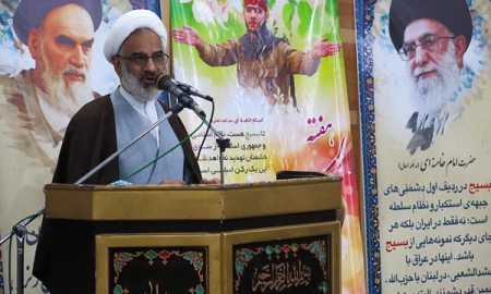 سپاه نیوز: حجت‌الاسلام والمسلمین حاجی‌صادقی با تاکید بر اینکه در نظام اسلامی نظریه پرداز ولی فقیه است ، منطق بسیجیان را دفاع از مردم دانست و گفت: مردم گام دوم انقلاب را بابصیرت و ولایت مداری قوی تر برخواهند داشت.