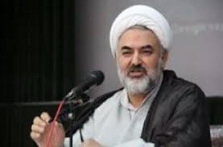 سپاه نیوز: مسئول دفترنمایندگی ولی فقیه در قرارگاه منطقه شمالغرب کشور تنها راه برون رفت از دل مشکلات و فتنه ۸۸ را اطاعت محض مردم از شاخص ولایت و داشتن بصیرت و اشراف کامل بر نقشه شوم دشمنان اسلام و انقلاب عنوان کرد.