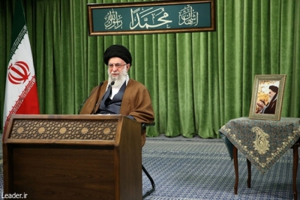 سپاه نیوز: حضرت آیت‌الله خامنه‌ای در سخنرانی بمناسبت ۱۷ ربیع‌الاول سالروز ولادت نبی مکرم اسلام (ص) تاکید کردند: در مورد آمریکا سیاست ما حساب شده و مشخص است و این سیاست با رفت و آمد اشخاص تغییر نمی‌کند.؛ این که چه کسی رئیس جمهور بشود در سیاست ما هیچ تاثیری نمی گذارد و رفت و آمد اشخاص در آن تاثیری ندارد.