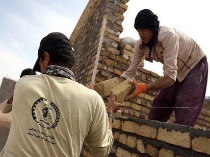 سپاه نیوز: مسئول بسیج سازندگی استان خراسان جنوبی گفت: در اردوی جهادی که در روستای مرزی آواز از شهرستان درمیان برگزار شده بیش از 70 نفر از جهادگران سطح شهرستان و برخی‌ از مرکز استان تجمیع ارائه خدمات جهادی را در این روستا به مردم دارند .