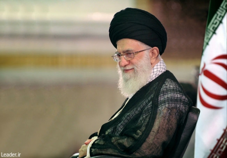 سپاه نیوز: حضرت آیت‌الله خامنه‌ای در پی درگذشت حجت‌الاسلام‌ و‌المسلمین کمال فقیه‌ایمانی پیام تسلیت صادر کردند.