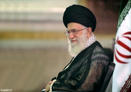 سپاه نیوز: حضرت آیت‌الله خامنه‌ای در پی درگذشت حجت‌الاسلام‌ و‌المسلمین کمال فقیه‌ایمانی پیام تسلیت صادر کردند.
