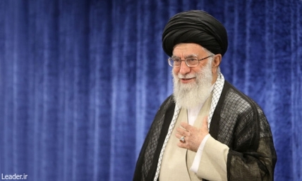 سپاه نیوز:حضرت آیت‌الله خامنه‌ای با تبریک بازگشت مقتدرانه و عزت‌آفرین ناوگروه ۷۵ نیروی دریایی ارتش از مأموریت تاریخ‌سازِ دریانوردیِ پهنه‌ی اقیانوس اطلس، از فرمانده و یکایک کارکنان آن قدردانی کردند.