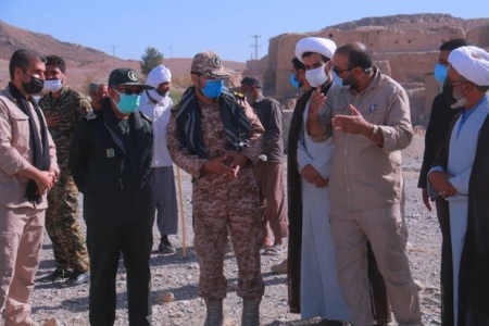 سپاه نیوز: فرمانده سپاه انصارالرضا(ع) استان خراسان جنوبی در آیین افتتاح پروژه‌های عمرانی گفت: قرارگاه پیشرفت و آبادانی در روستاها با ضریب محرومیت بالا انتخاب شدند تا روستاهایی را به عنوان الگوی توسعه روستایی معرفی کنیم.