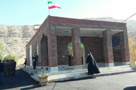 سپاه نیوز: در مراسمی با حضور فرمانده سپاه حضرت ابوالفضل (ع) استان لرستان و جمعی از مدیران استانی و شهرستانی، یادمان شهدای گمنام معمولان افتتاح شد.