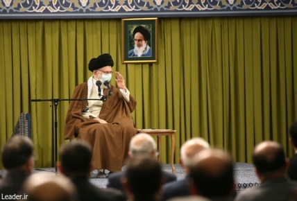 رهبر انقلاب با تأکید بر به سرانجام رساندن کارهای بزرگ مجلس در سال آخر همچون برنامه هفتم، پیگیری شعار سال، نهایی کردن لوایح نیمه‌کاره و جبران خلأها و قصورها، خطاب به نمایندگان گفتند: سرافراز وارد مجلس شدید، ان‌شاءالله سرافراز از مجلس خارج شوید.