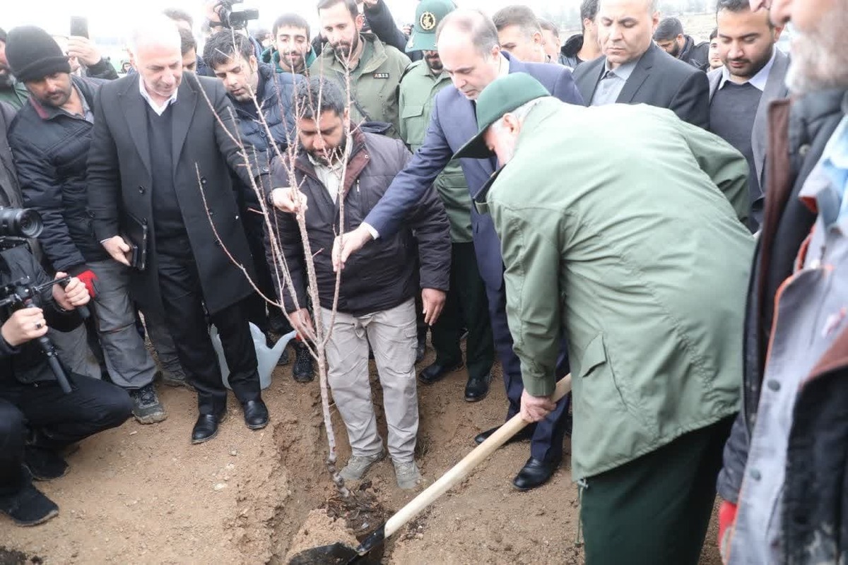 مراسم درختکاری سراسری سپاه در راستای کاشت یک میلیارد درخت در ۴ سال