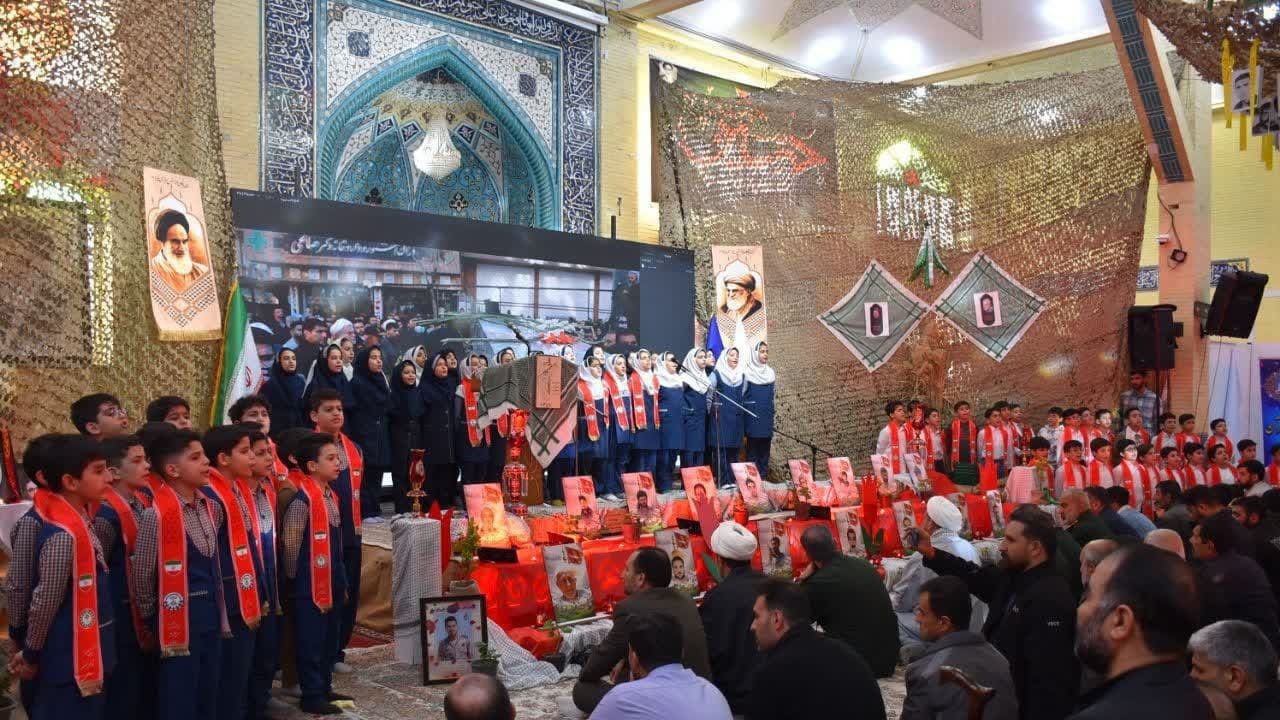 انقلاب اسلامی معادلات جهانی را دگرگون کرد