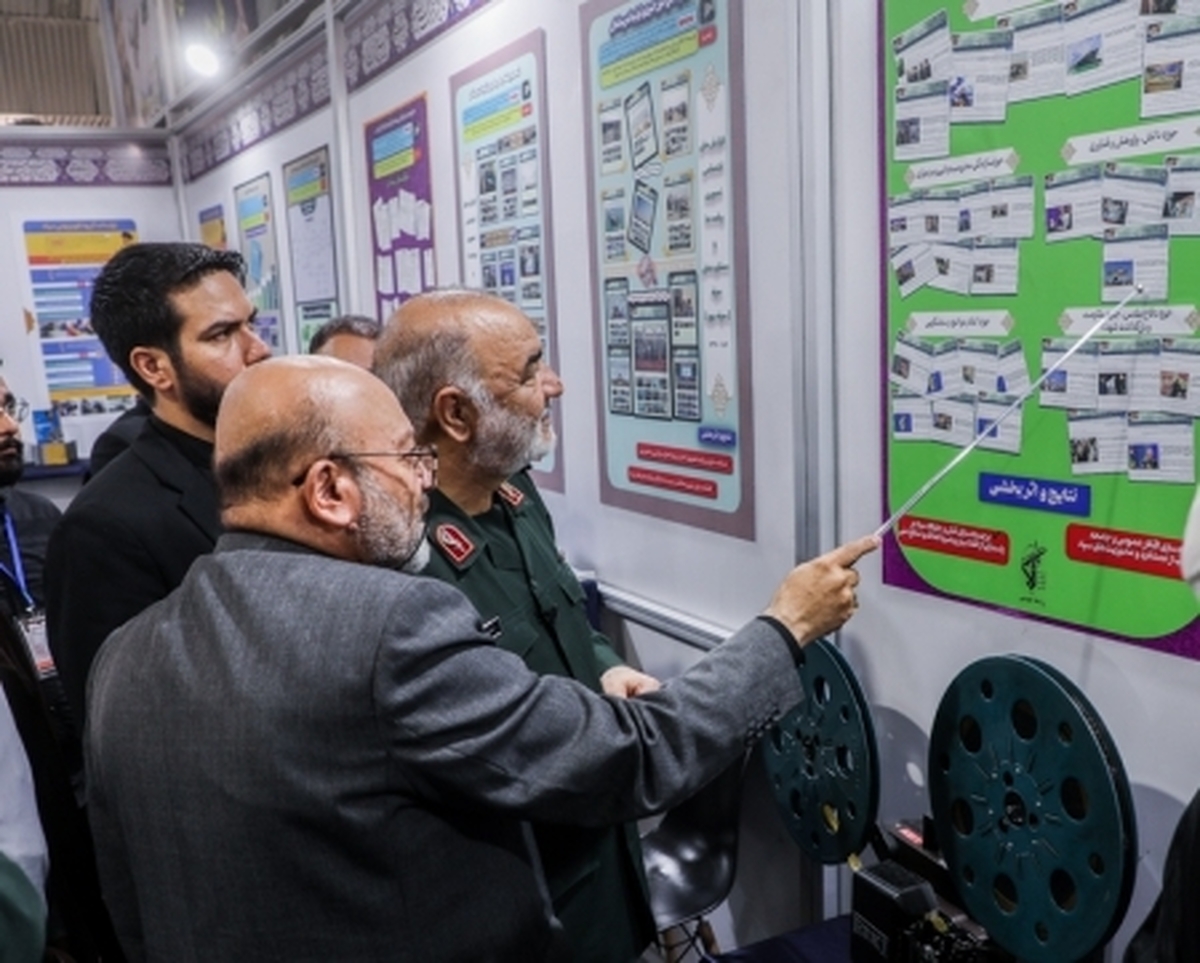 سرلشکر سلامی از نمایشگاه عملکرد و تحول نمایندگی ولی فقیه در سپاه بازدید کرد