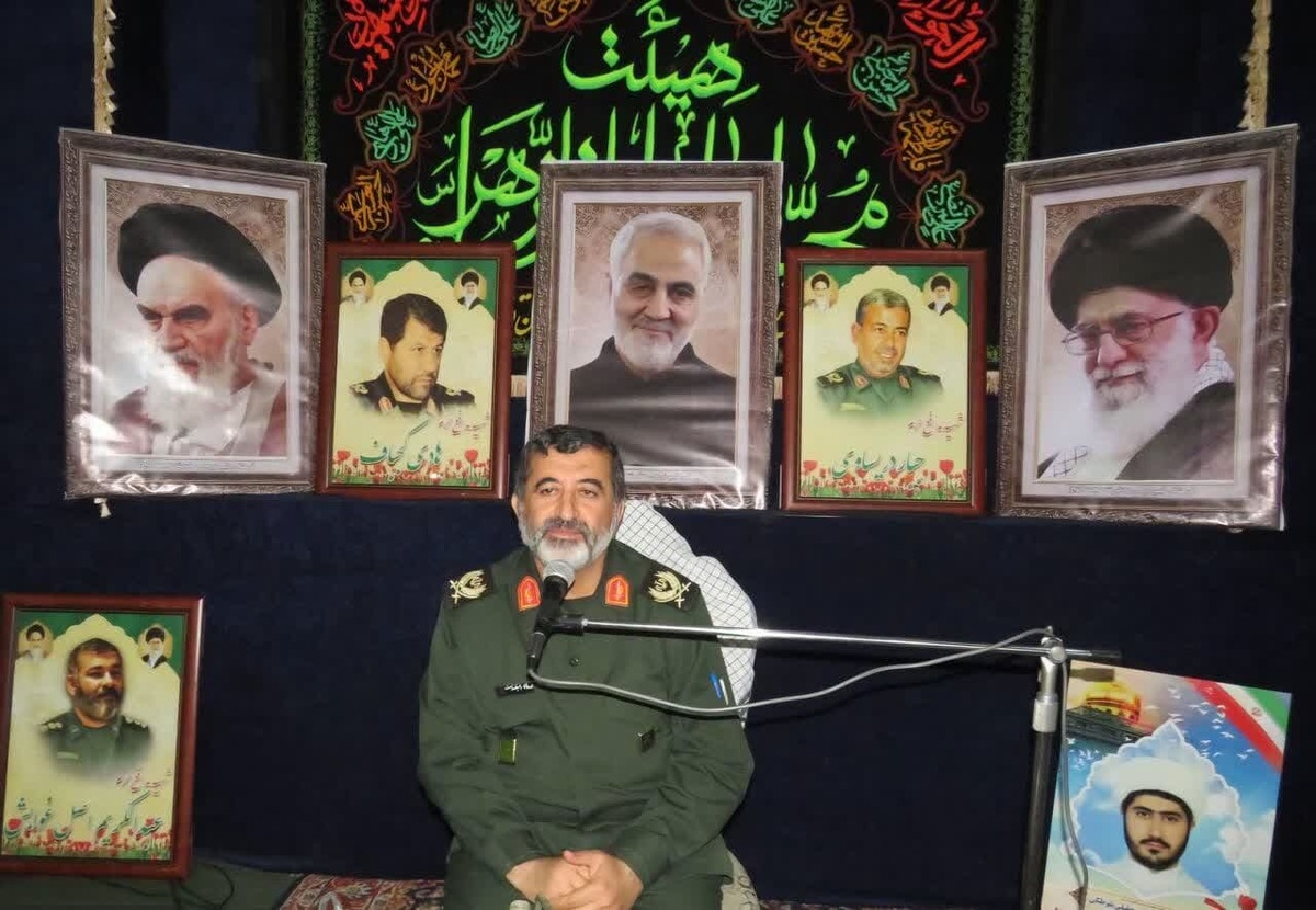 فرزندان خود را در مکتب شهدا پرورش دهیم