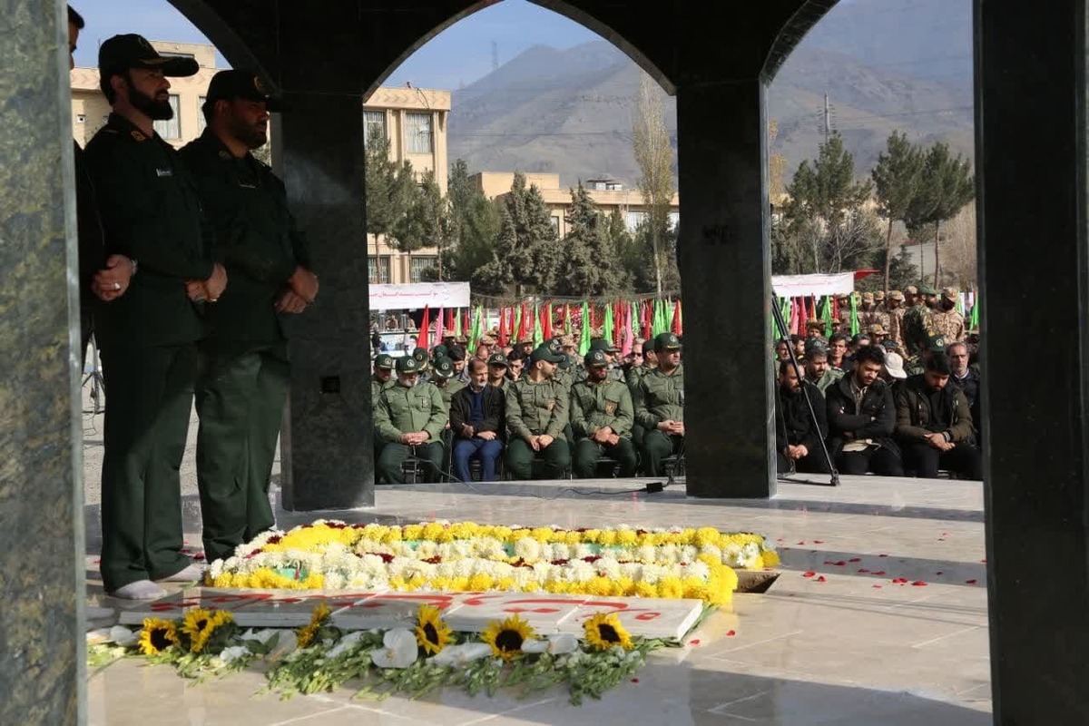 شهدا؛ نخبگان میهن بودند که به دفاع از آن پرداختند