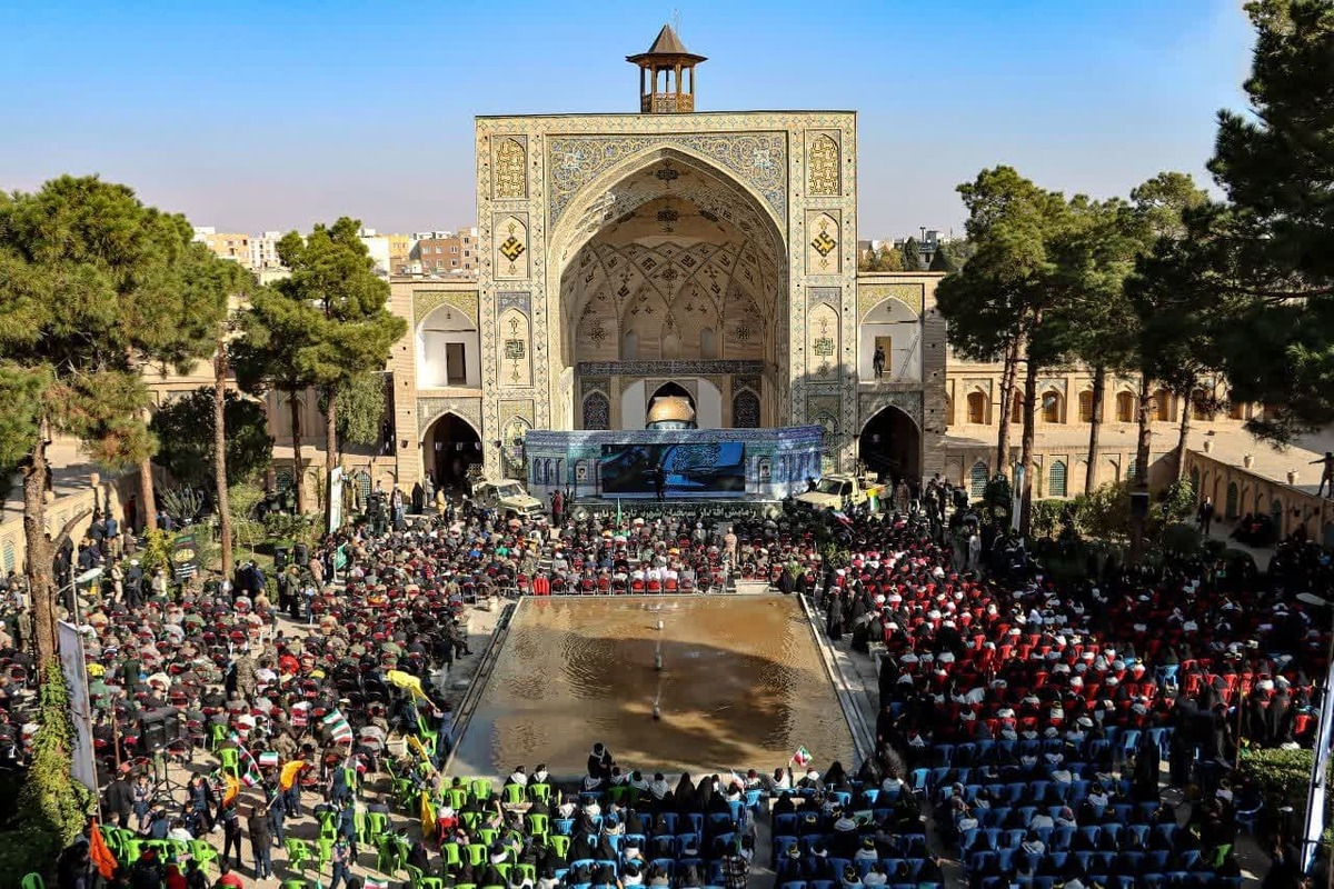 همایش بزرگ اقتدار بسیج در سمنان همزمان با هفته بسیج، گردهمایی سراسری بسيجيان شهرستان سمنان با عنوان میثاق با ولایت برگزار شد