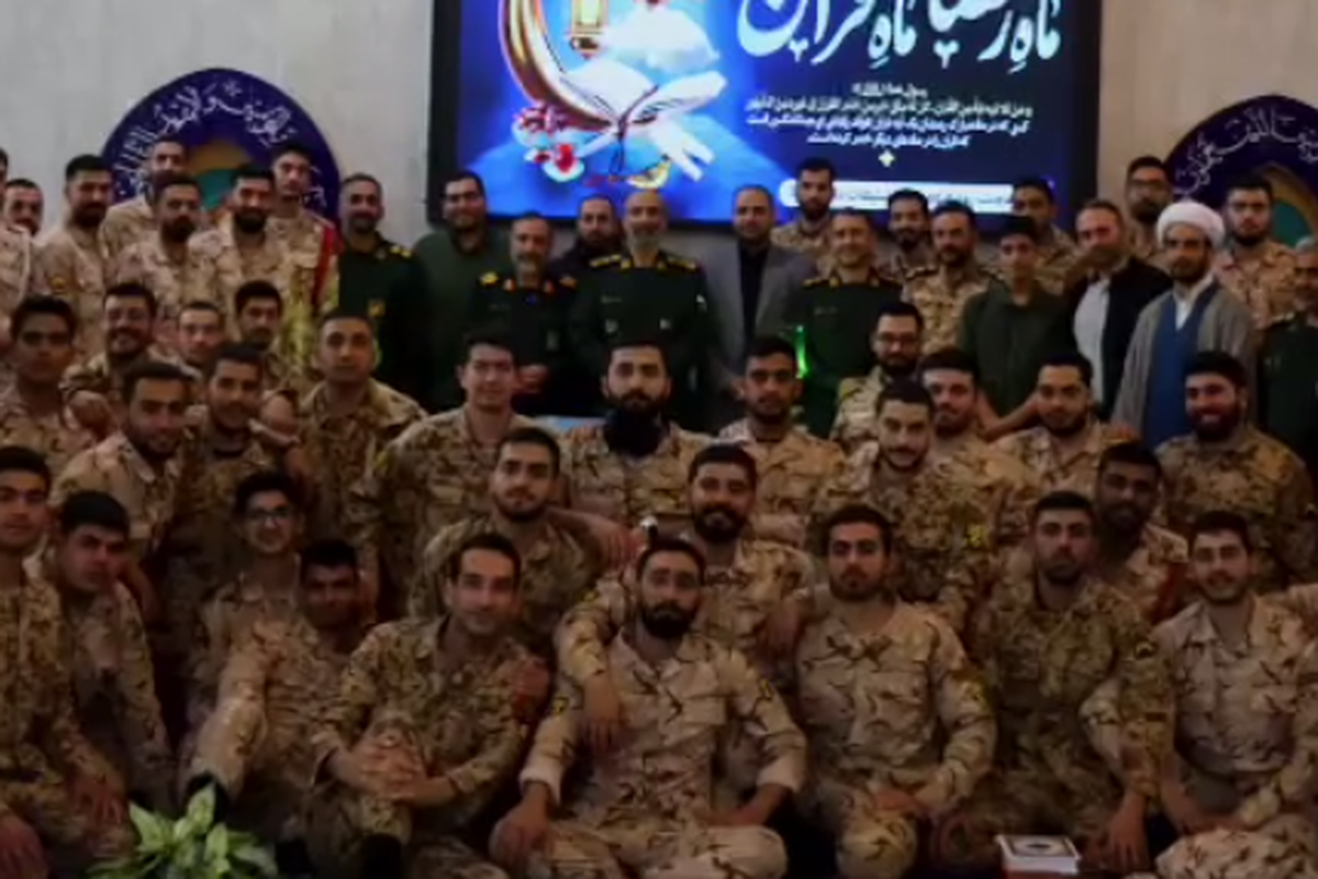 حضور فرمانده سپاه نینوا در جمع سربازان ستاد سپاه استان در لحظه تحویل سال نو